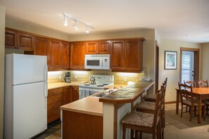 Condo, 3 Bedrooms | Private kitchen | Fridge, oven, coffee/tea maker, toaster - 3219 - Three Bedroom Standard Powderhorn Lodge 3 Condo by RedAwning (Salt Lake City)