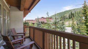 Condo, 1 Bedroom | Property grounds