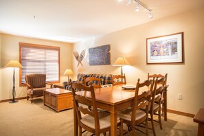 Condo, 1 Bedroom | Dining