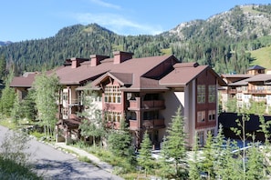 Condo, 2 Bedrooms | Exterior