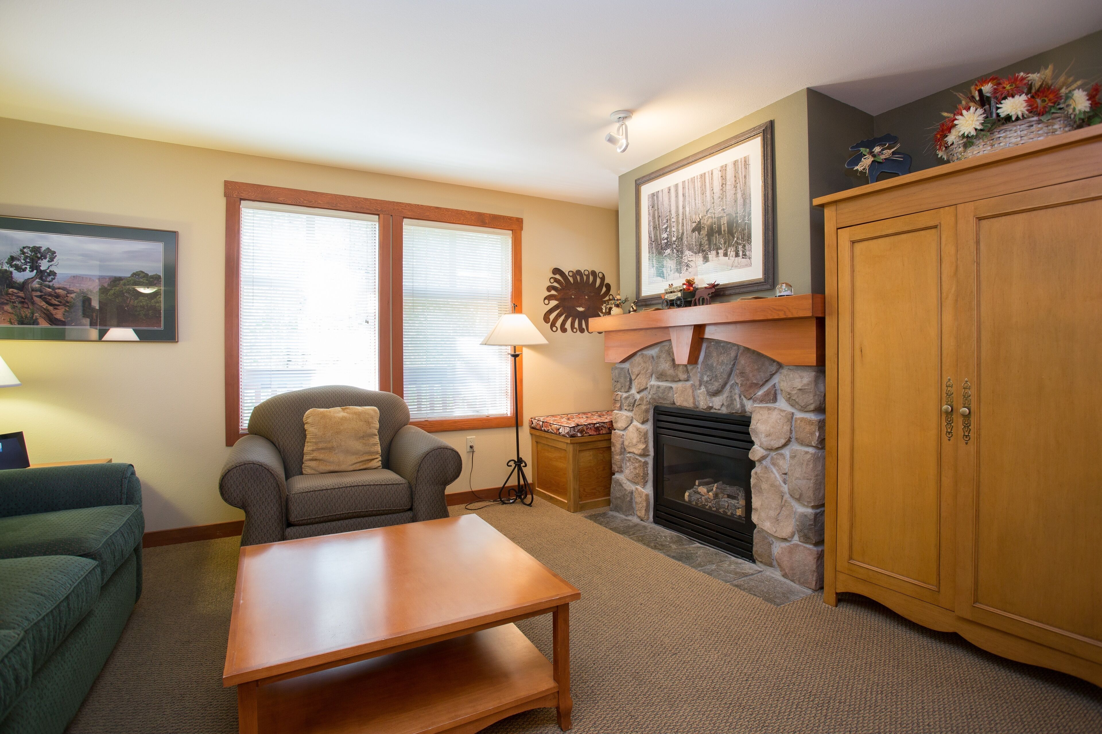 Condo, 2 Bedrooms | Ruang tamu