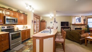 Unclassified image, 4 of 21, button - 3306 - One Bedroom + Den Deluxe Powderhorn Lodge 1 Condo by RedAwning (Salt Lake City)