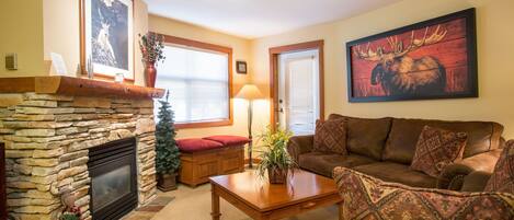 Condo, 1 Bedroom | Living area