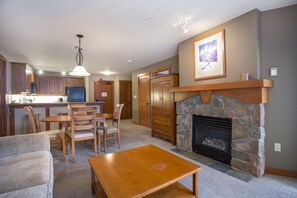 Condo, 2 Bedrooms | Living area