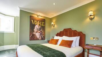 Honeymoon Room, Ensuite | Desk, iron/ironing board, free WiFi