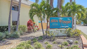 Condo, 2 Bedrooms | Property grounds