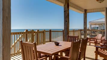 House, 4 Bedrooms | Tempat makan luar