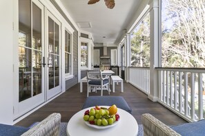 Outdoor dining - Brand new pool, central location (Kiawah Island)