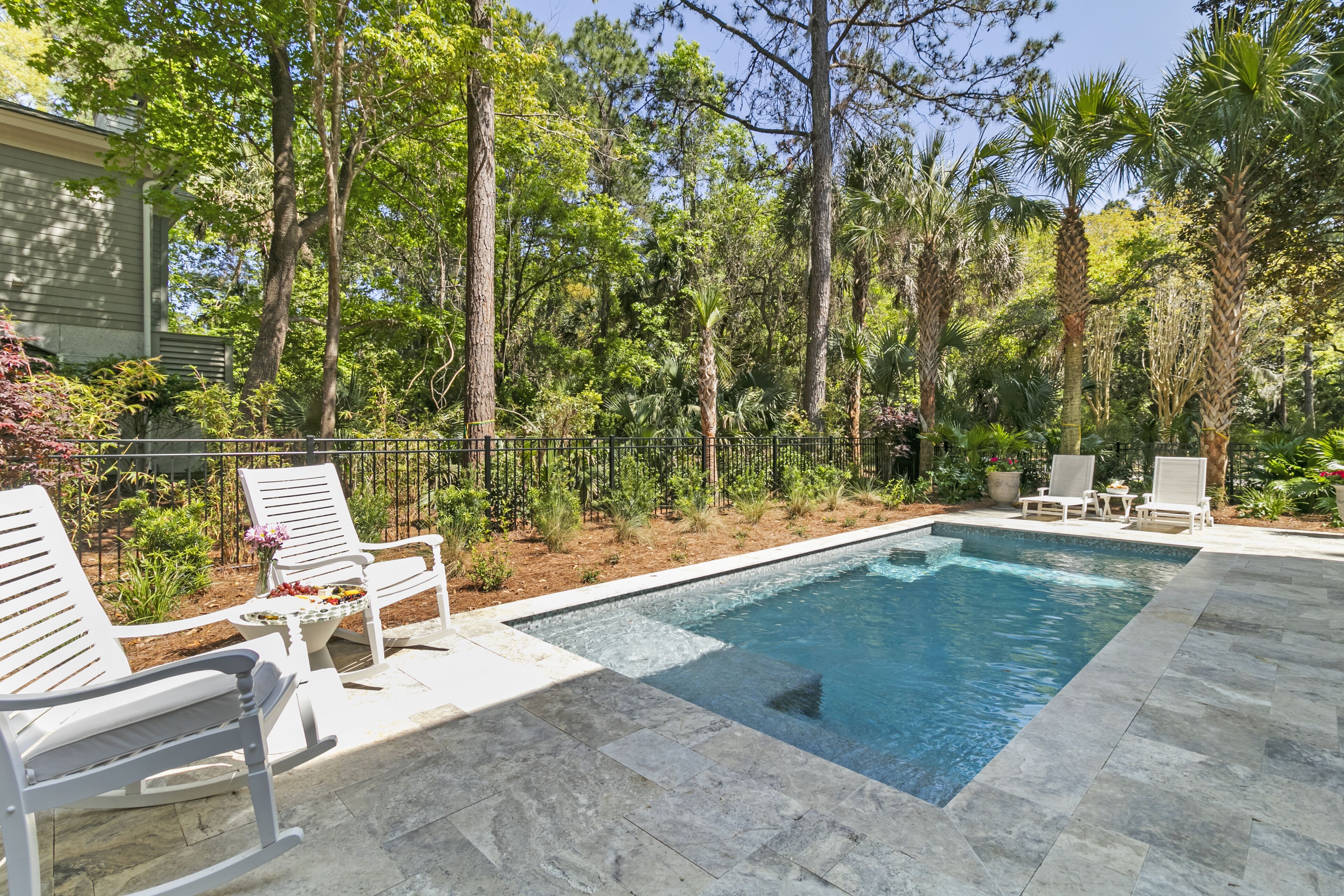 Brand new pool, central location