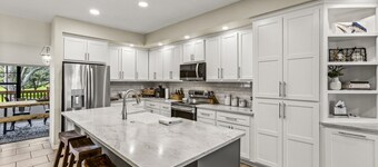 Riverfront Oasis, Private Dock, Grill & Firepit