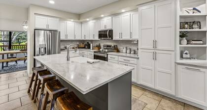 Riverfront Oasis, Private Dock, Grill & Firepit