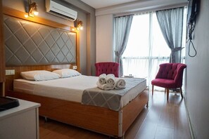 واي فاي مجانًا وملاءات أسرّة