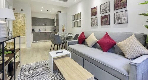 Newly Refurbished Superior 1 Bed 1 Bath Apartment