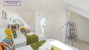 4 soverom, strykejern/-brett, reiseseng for barn og wi-fi