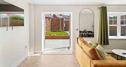 Large House, Contractors/Families, 2X Free Parking