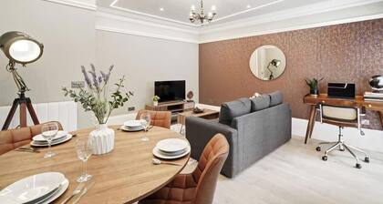 Central Reading 1BR, Super King Bed | Near Station