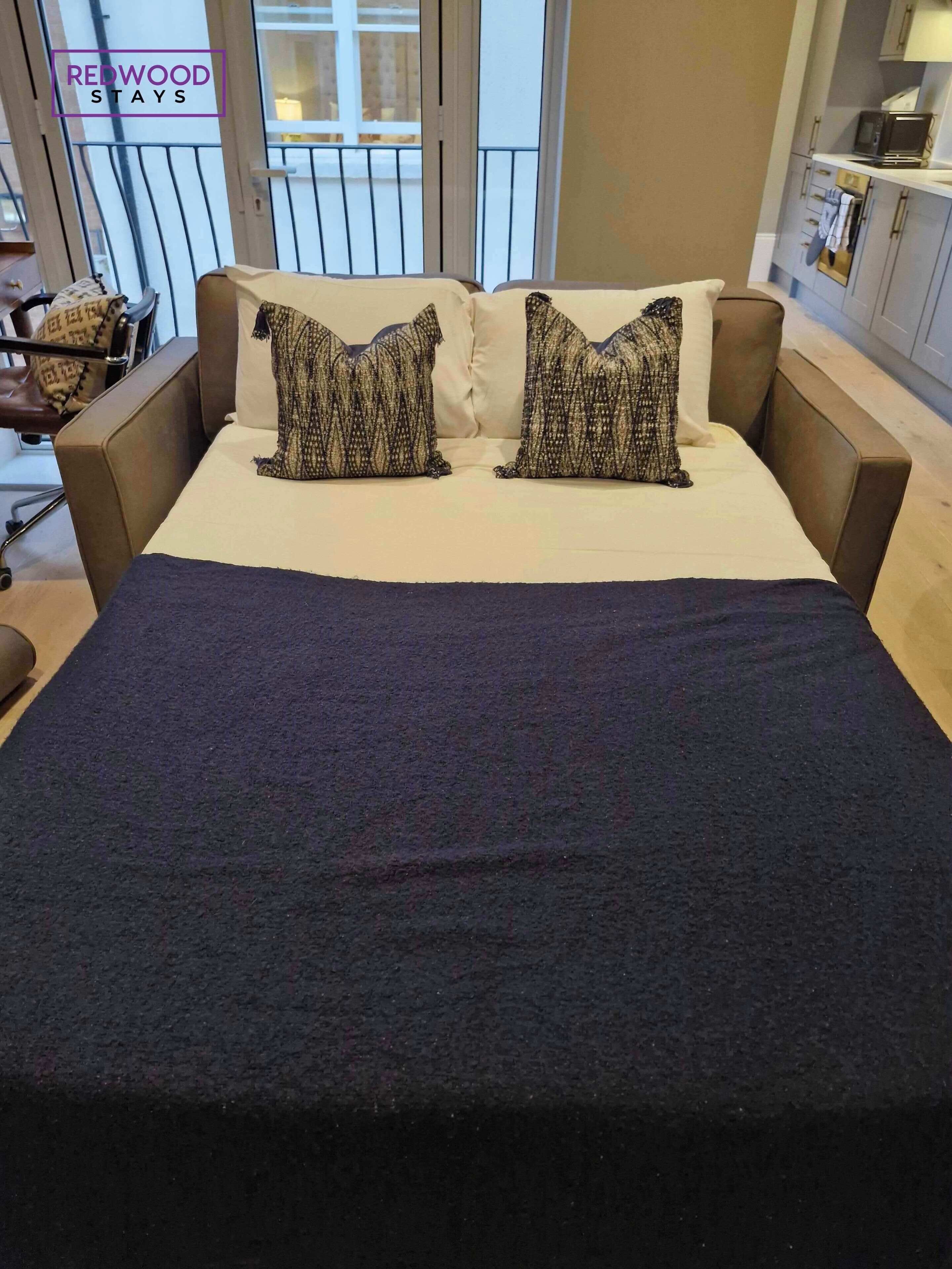 1 bedroom, desk, iron/ironing board, WiFi