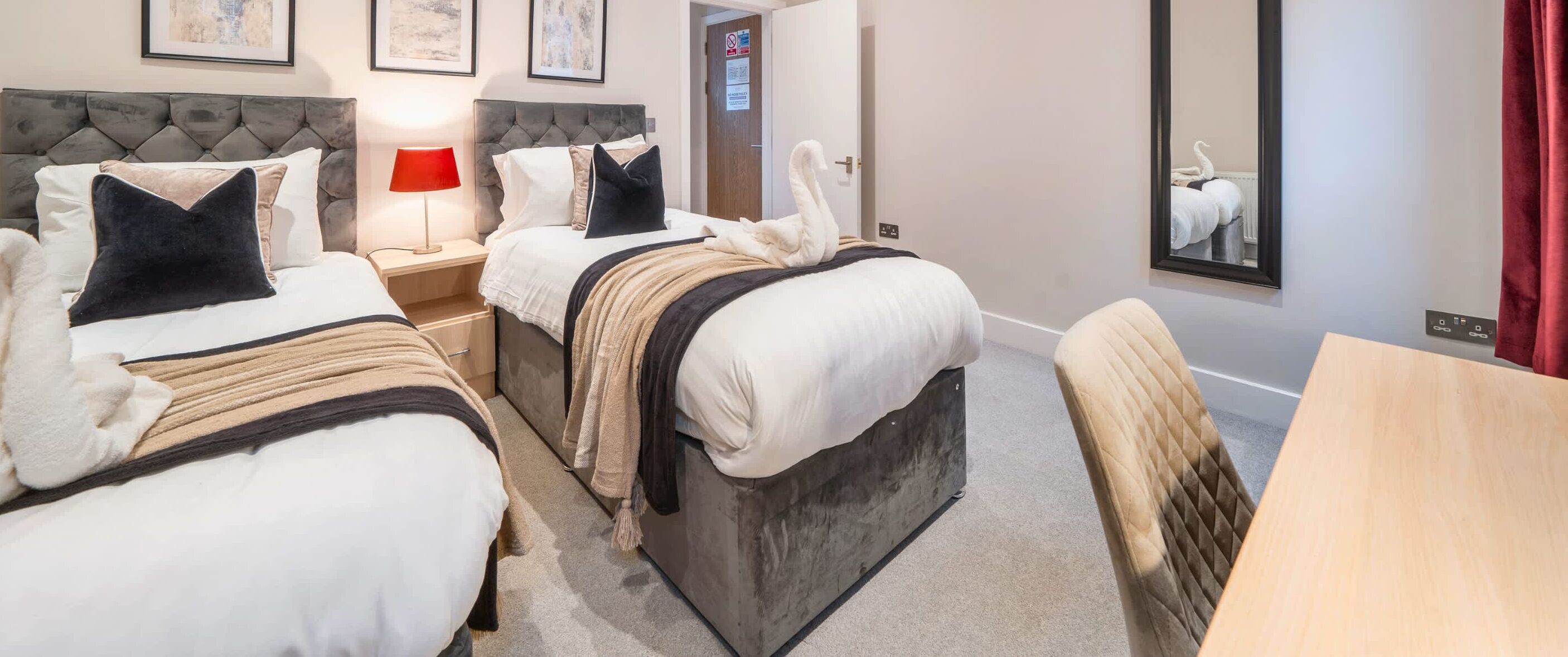 2 habitaciones, escritorio, tabla de planchar con plancha y wifi 