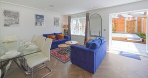 Dining - Huge House, Contractors/Families, 2X Free Parking (Hampshire)