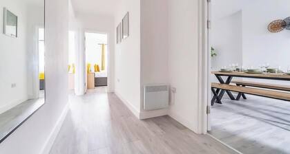Central Apartment | Contractors & Families | WiFi