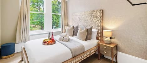 2 habitaciones, escritorio, tabla de planchar con plancha y wifi