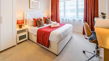 2 quartos, escrivaninha, ferros/tábuas de passar roupa, Wi-Fi