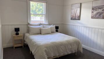 3 habitaciones, escritorio, wifi gratis y ropa de cama