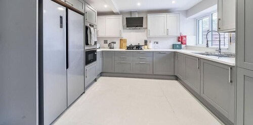 Spacious Family, Contractor Home, FREE Parking