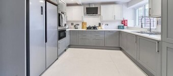 Spacious Family, Contractor Home, FREE Parking