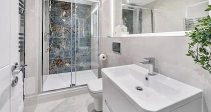 Spacious Family, Contractor Home, FREE Parking