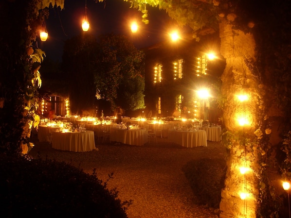 Honeymoon Apartment | Courtyard view