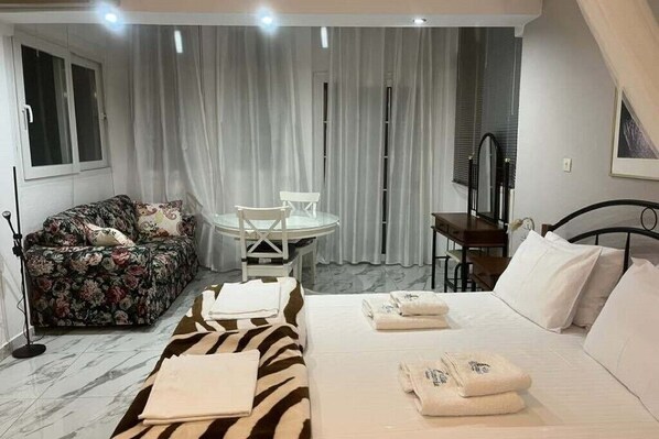 1 bedroom, desk, iron/ironing board, free WiFi