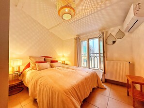 4 Schlafzimmer, Schreibtisch, Bügeleisen/Bügelbrett, WLAN