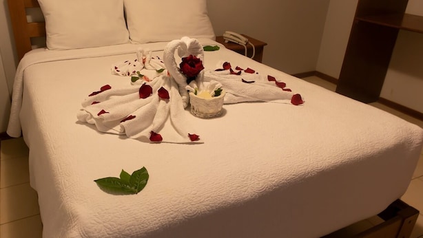 Romantic Room | Iron/ironing board (on request), free WiFi, individually decorated - Alegrias inn hotel (Cusco)
