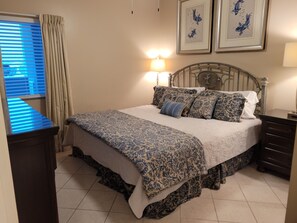 3 bedrooms, iron/ironing board, WiFi, bed sheets