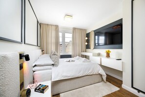 2 chambres, fer et planche à repasser, Wi-Fi, draps fournis