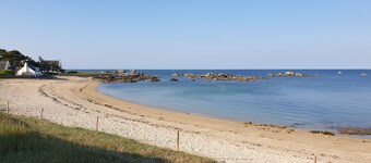 Belle Maison Lumineuse Avec Jardin Clos au Centre de Nevez - 500m des Commerces