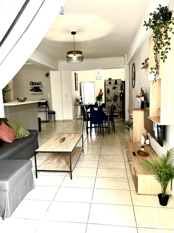 Älytelevisio, tietokoneen näyttö, tulostin