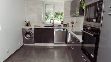 Fridge, microwave, oven, stovetop
