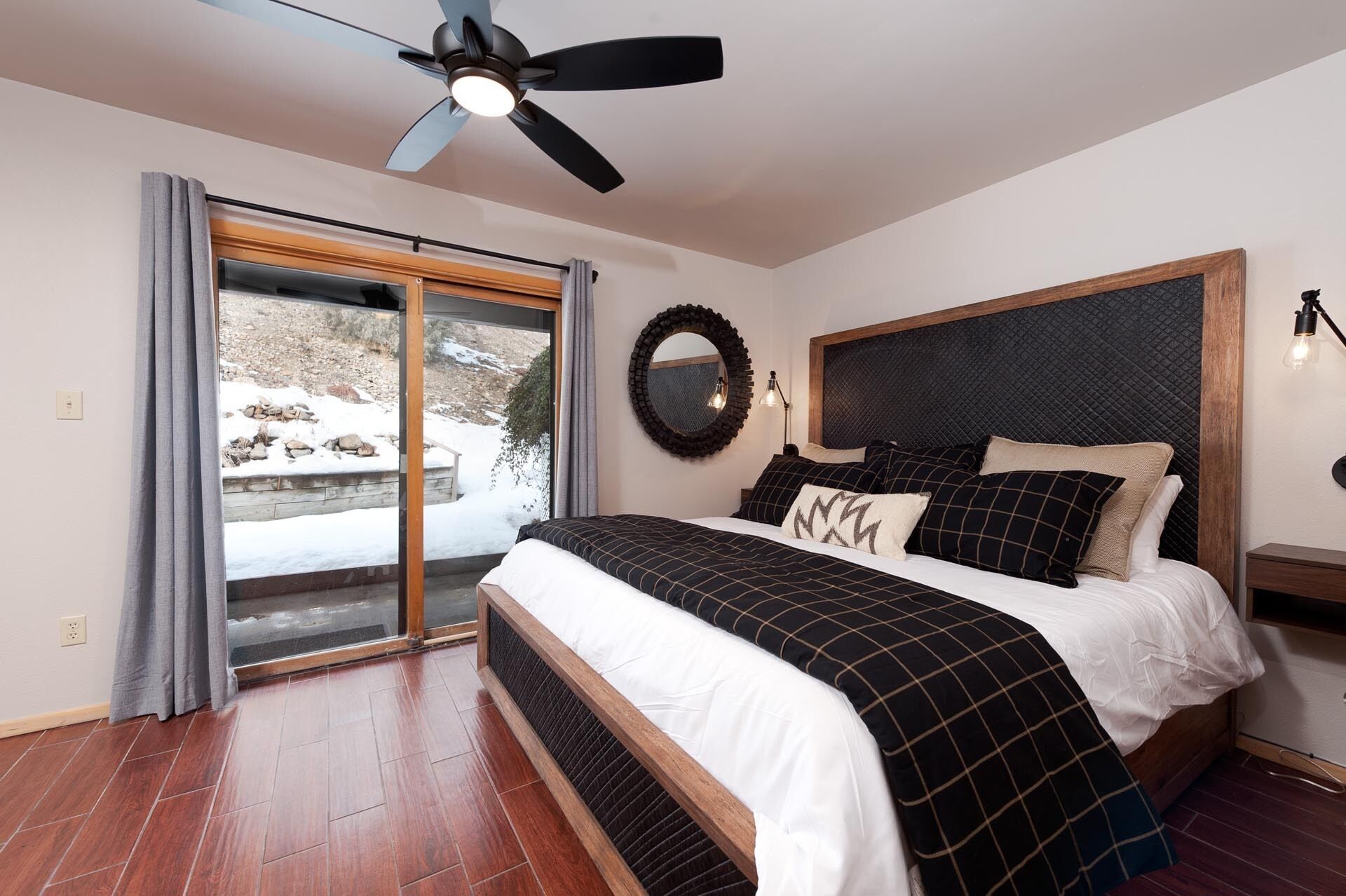 3 chambres, fer et planche à repasser, Wi-Fi gratuit, draps fournis