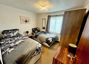 Huisje | 2 slaapkamers, een bureau, gratis wifi, beddengoed