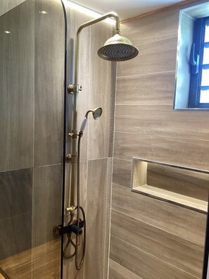 Shower, towels, soap, toilet paper - Très Cosy, Avec SPA au Lamentin, à Proximité de Tout Pour Pour 6 Personnes (Lamentin)