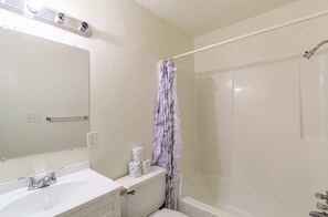 Shower, towels