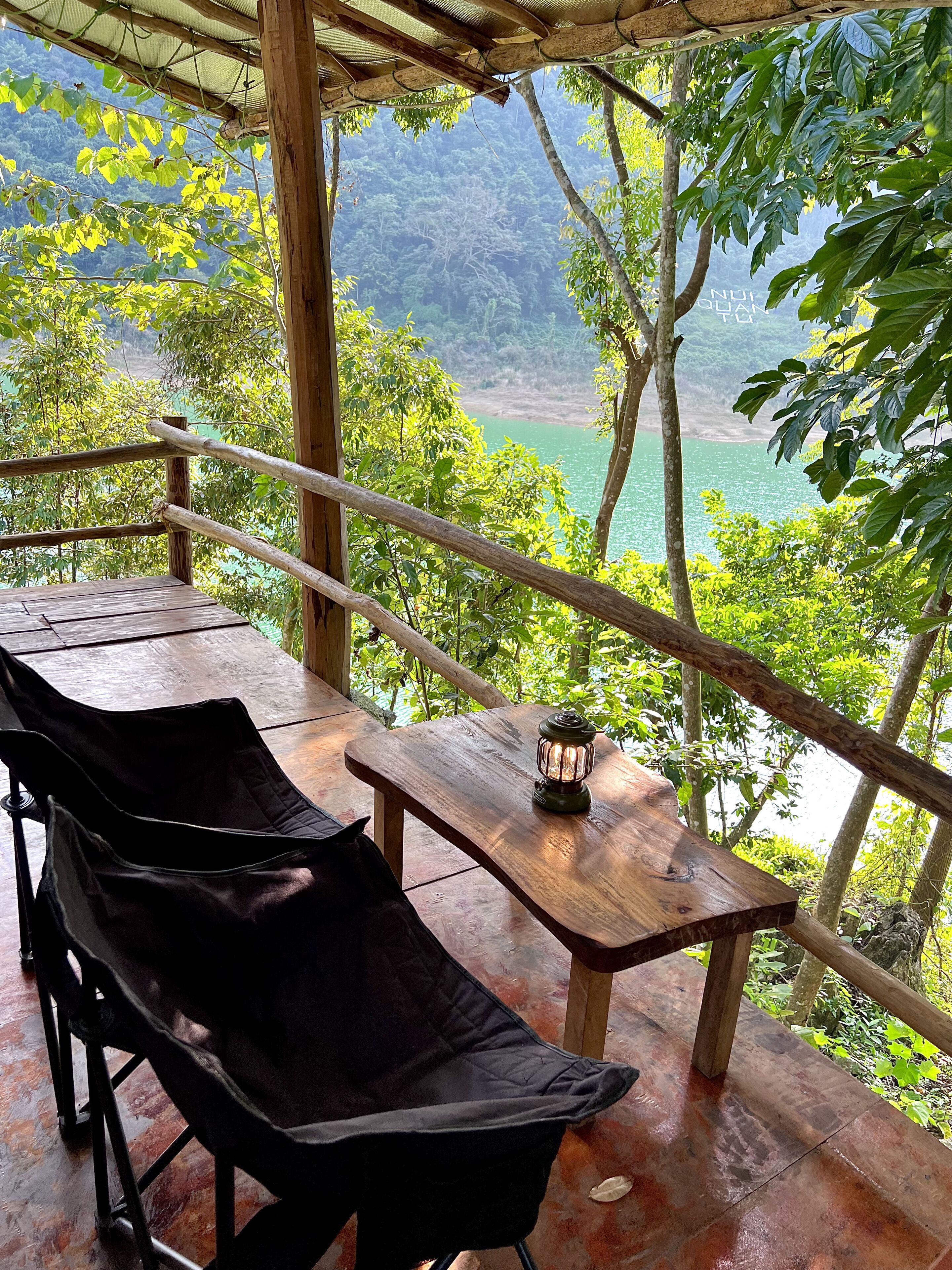 Tienda de campaña panorámica, 1 cama Queen size, vista al lago, junto al lago | Wifi gratis y ropa de cama 