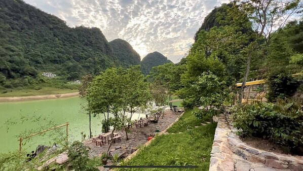 Coffee shop - Thang Hen Lake - Tourist Village (Quảng Hòa)