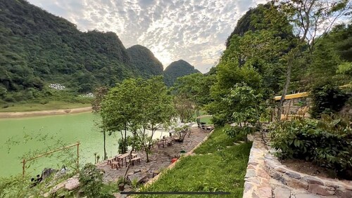 Thang Hen Lake - Tourist Village