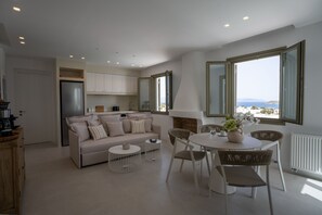 Dining - Paros Breeze Luxury Villa (Paros)