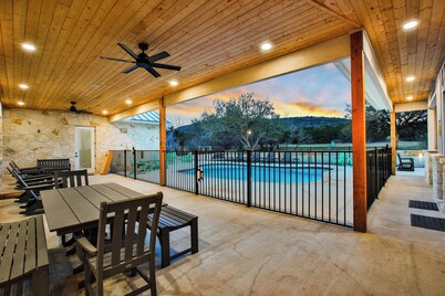 Pickle Houz, Pickleball Court, Pool, Golf@ Frio River Vacation Rentals