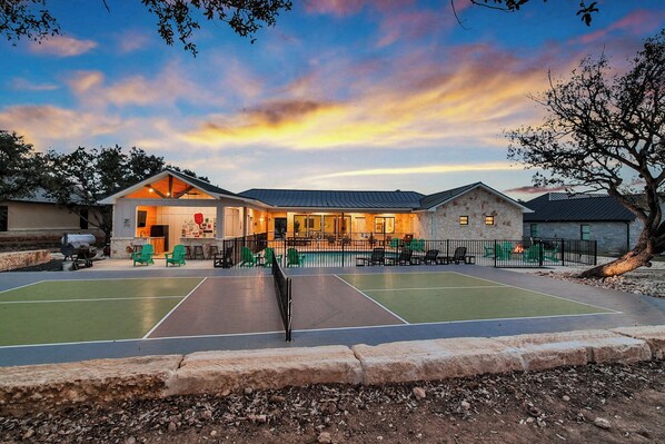 Exterior - Pickle Houz, Pickleball Court, Pool, Golf@ Frio River Vacation Rentals (Concan)