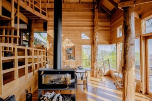 Interior - Esk Treehouse Cabin: Unique Home with River Views (Blackstone Heights)